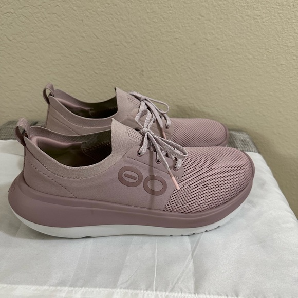 Oofos sneaker size 10 - Picture 6 of 13